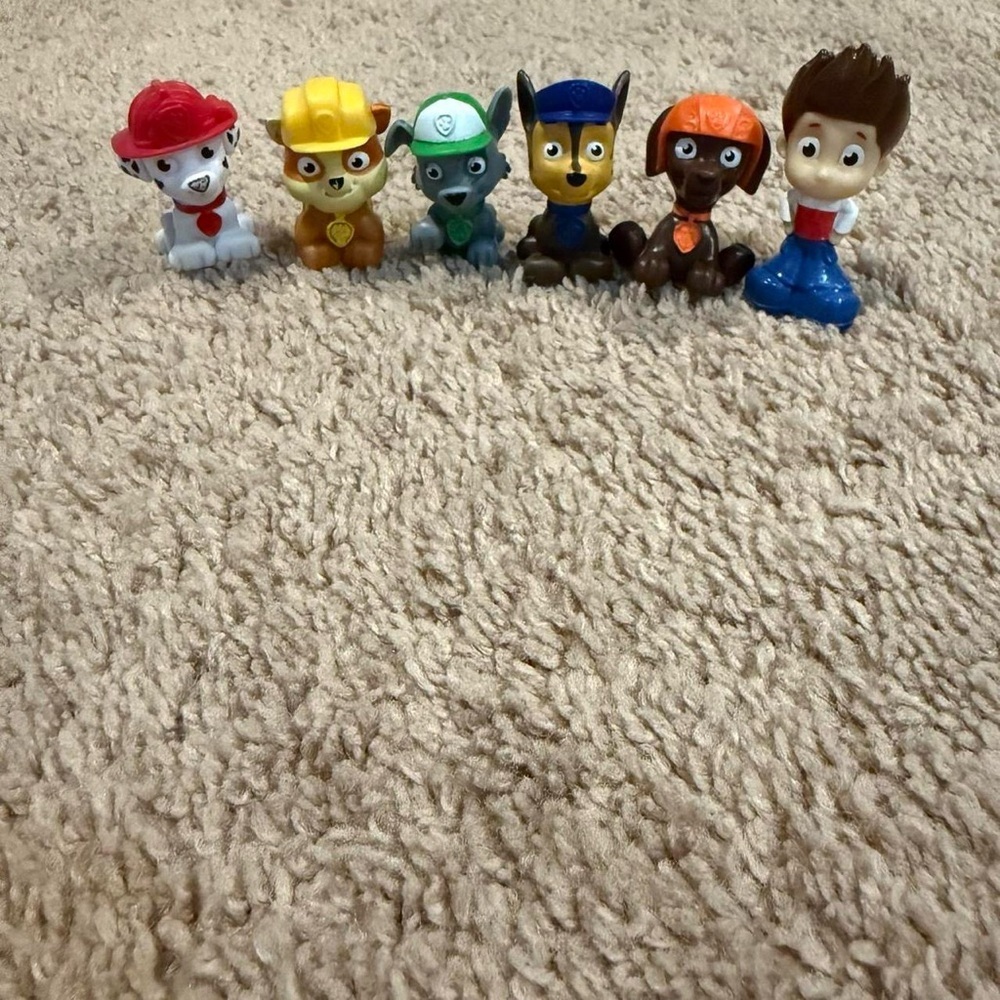 Paw Patrol Action Figures - Blue, Pink, Red - Picture 2 of 5